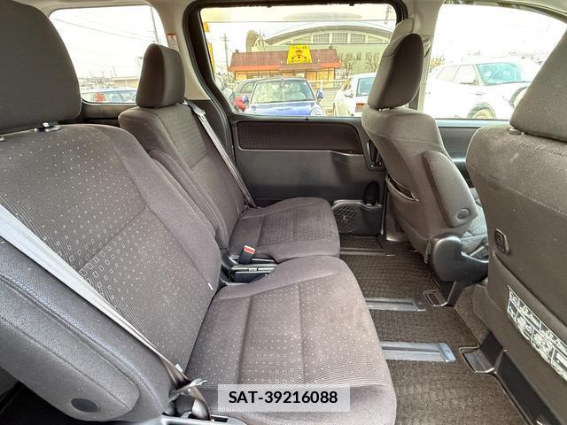 Toyota VOXY 2016-07 7808795-5