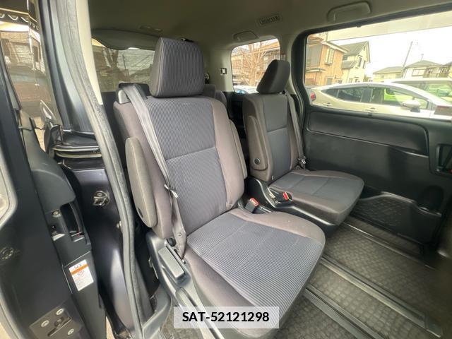 Toyota VOXY 2016-11 7808910-14