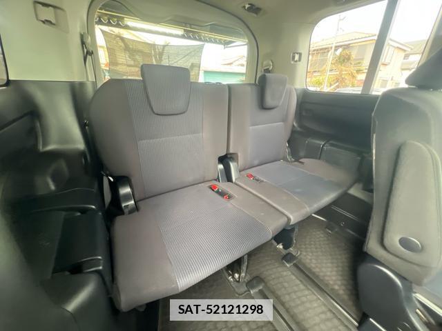 Toyota VOXY 2016-11 7808910-16