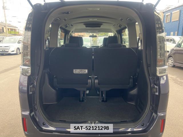 Toyota VOXY 2016-11 7808910-17
