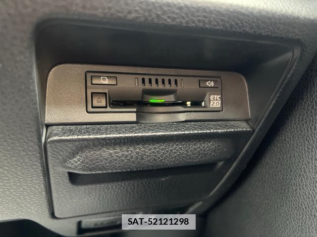 Toyota VOXY 2016-11 7808910-6