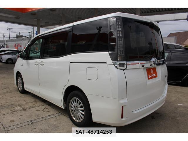 Toyota VOXY 2014-03 7809433-11