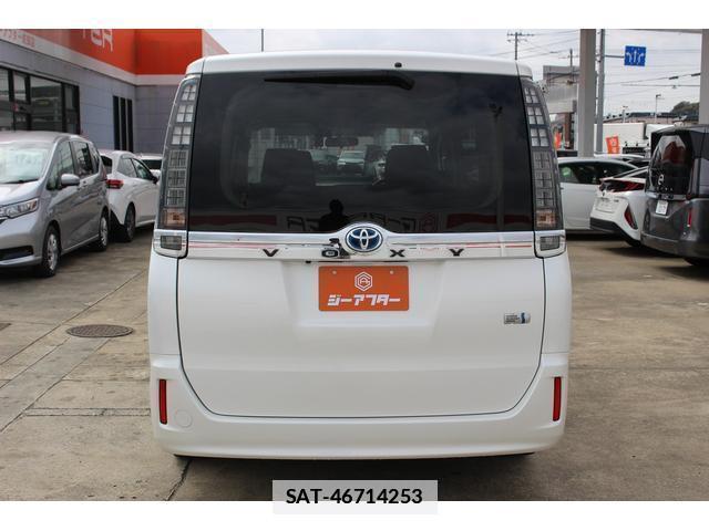 Toyota VOXY 2014-03 7809433-12