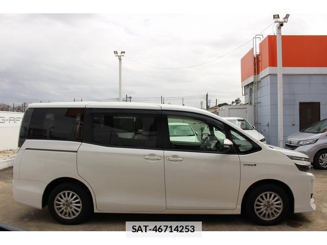 Toyota VOXY 2014-03 7809433-14