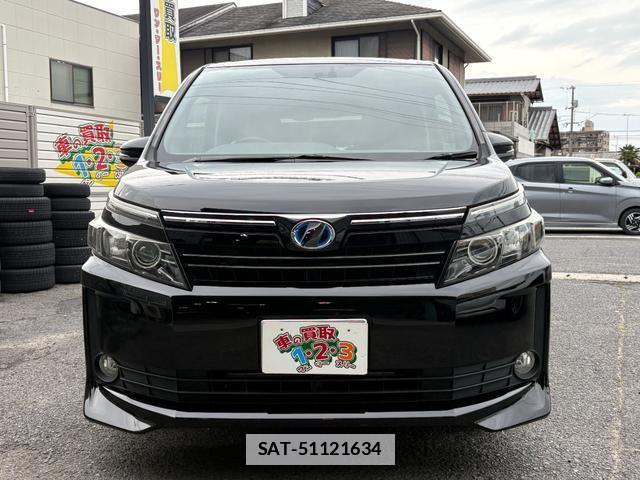 Toyota VOXY 2015-01 7809556-1