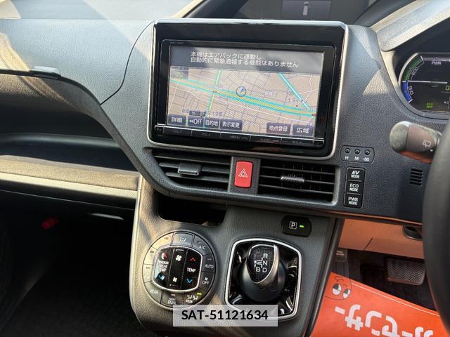 Toyota VOXY 2015-01 7809556-19