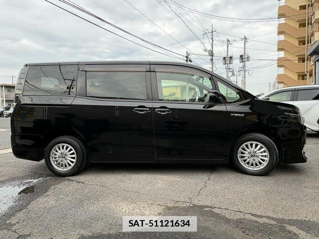Toyota VOXY 2015-01 7809556-3