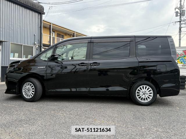 Toyota VOXY 2015-01 7809556-7