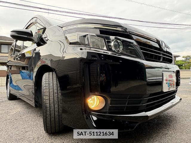 Toyota VOXY 2015-01 7809556-8