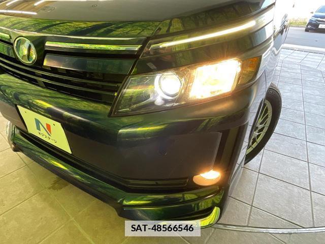 Toyota VOXY 2015-04 7809687-13