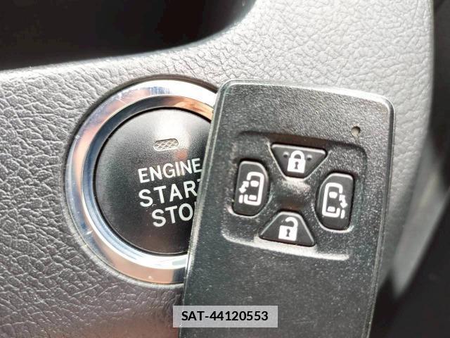 Toyota VOXY 2011-05 7809875-12