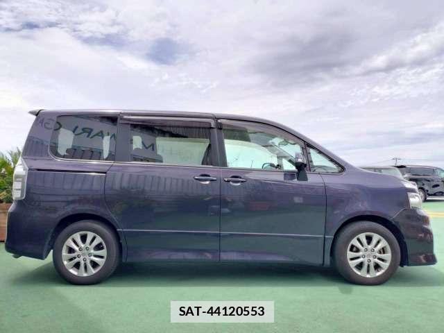 Toyota VOXY 2011-05 7809875-18