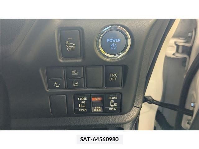 Toyota VOXY 2017-09 7809953-14