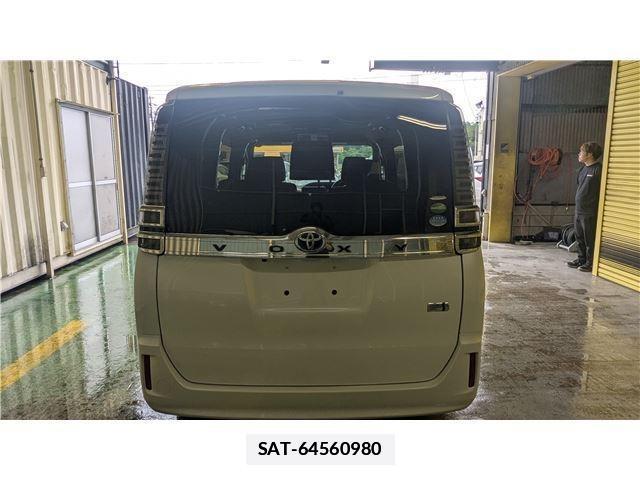 Toyota VOXY 2017-09 7809953-4