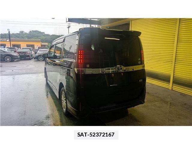 Toyota VOXY 2014-04 7809954-1