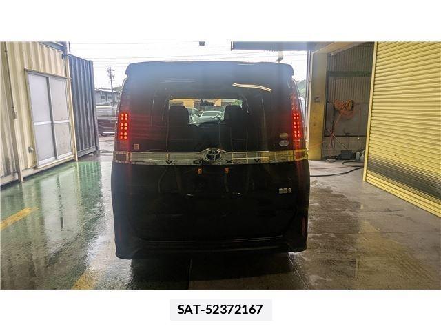 Toyota VOXY 2014-04 7809954-5
