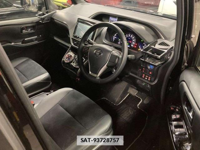 Toyota VOXY 2021-09 7810342-8