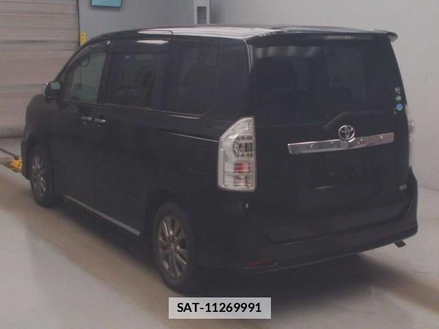 Toyota VOXY 2013-11 7811204-1