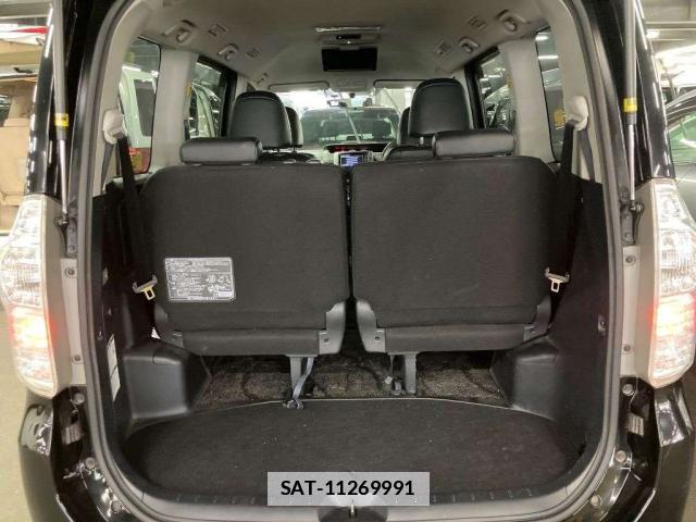 Toyota VOXY 2013-11 7811204-8