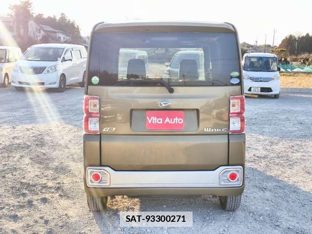 Daihatsu WAKE 2014-12 7798519-3