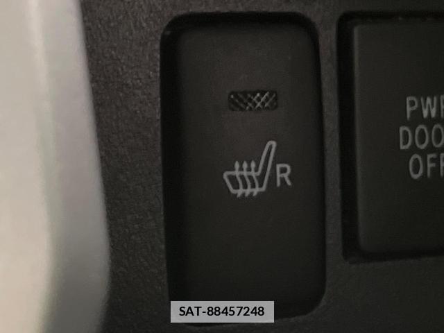 Daihatsu WAKE 2015-03 7802512-6