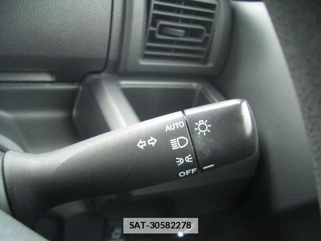 Daihatsu WAKE 2014-11 7802983-12