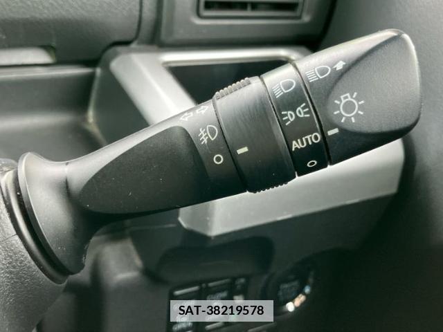Daihatsu WAKE 2018-01 7806668-14