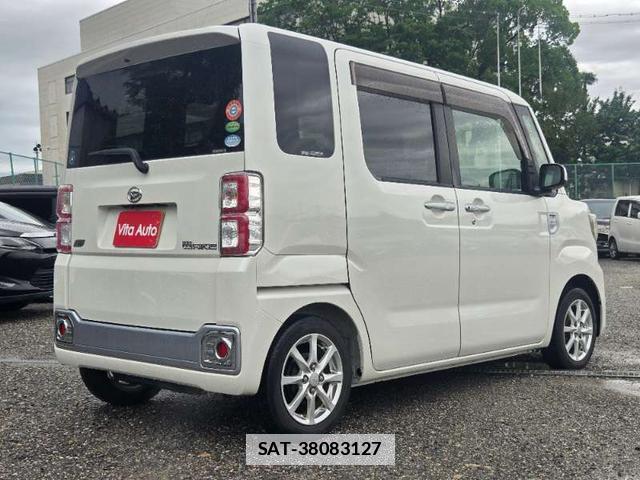 Daihatsu WAKE 2015-03 7808534-3