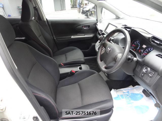 Toyota WISH 2011-08 7805261-12