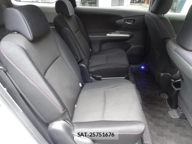 Toyota WISH 2011-08 7805261-13