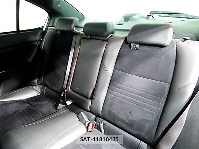 Subaru WRX S4 2014-11 7802899-7