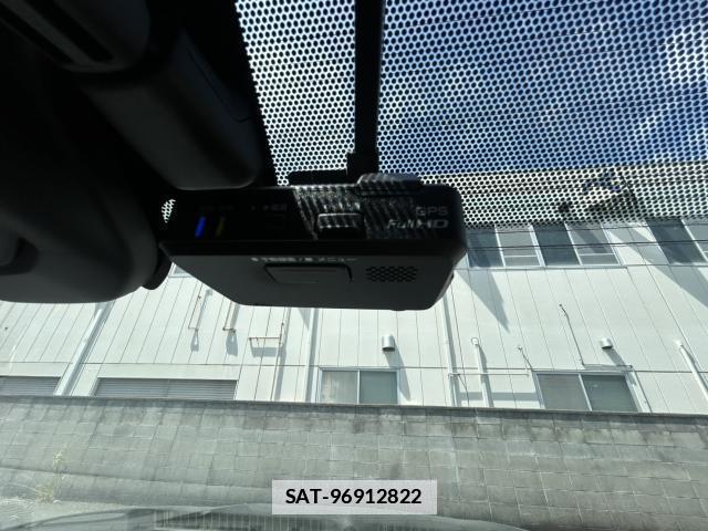 Nissan X-TRAIL 2017-04 7796674-12