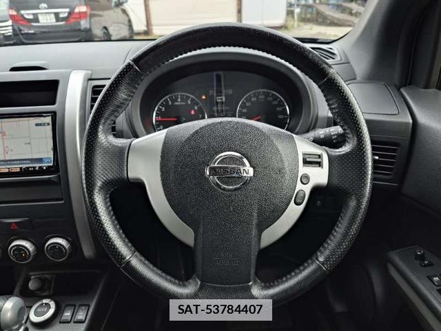 Nissan X-TRAIL 2013-06 7798656-17