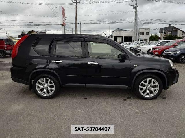 Nissan X-TRAIL 2013-06 7798656-2