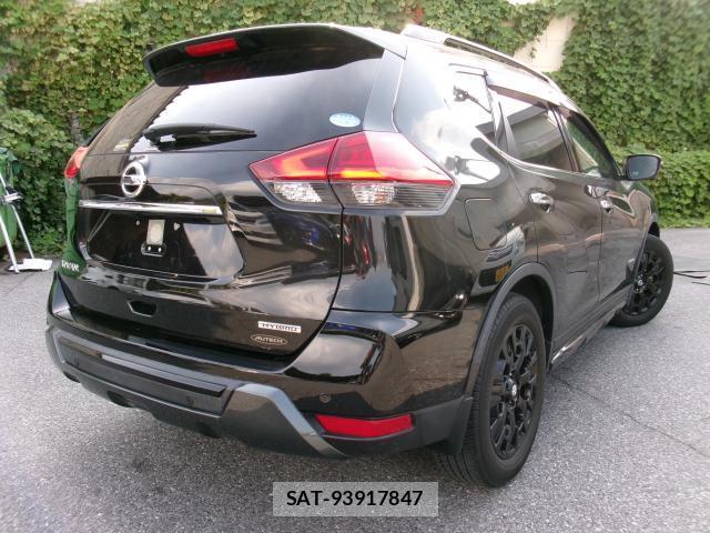 Nissan X-TRAIL 2018-06 7800511-1