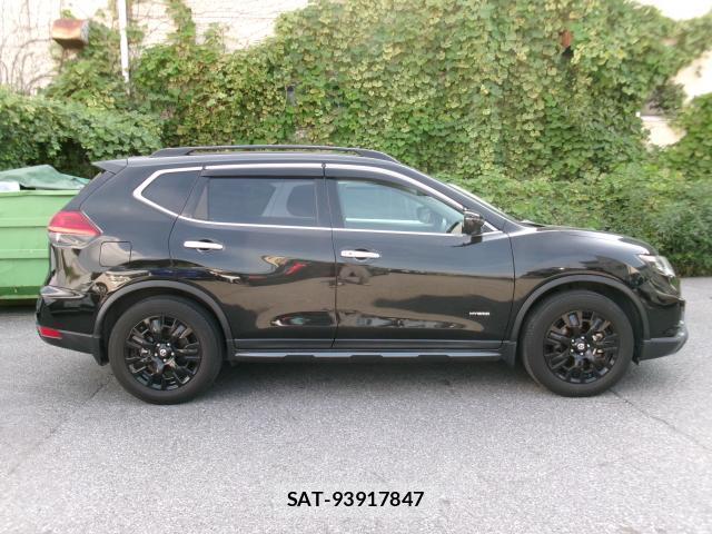 Nissan X-TRAIL 2018-06 7800511-3
