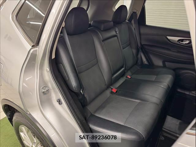 Nissan X-TRAIL 2016-08 7801055-5