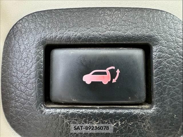 Nissan X-TRAIL 2016-08 7801055-9