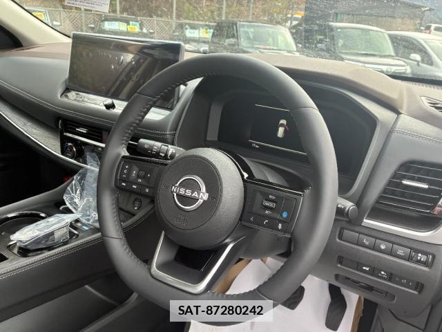 Nissan X-TRAIL 2026-03 7801752-14