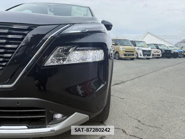 Nissan X-TRAIL 2026-03 7801752-8