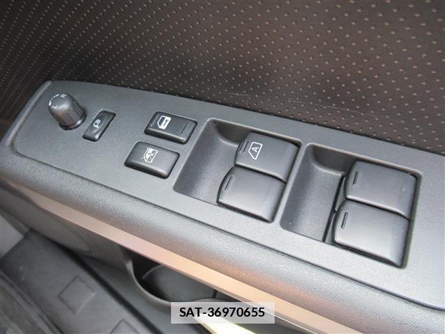 Nissan X-TRAIL 2010-08 7802686-8
