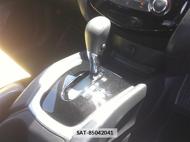 Nissan X-TRAIL 2018-05 7802949-19