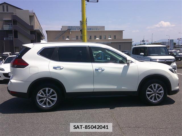 Nissan X-TRAIL 2018-05 7802949-4