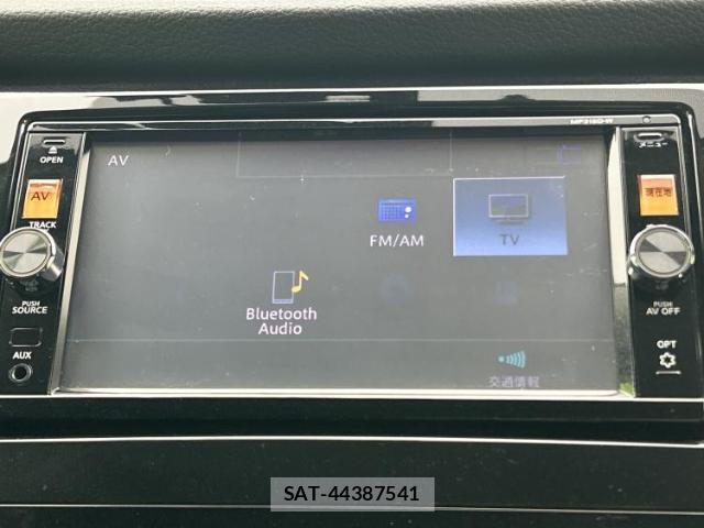 Nissan X-TRAIL 2015-09 7806671-10