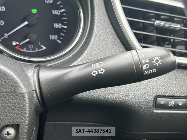 Nissan X-TRAIL 2015-09 7806671-14