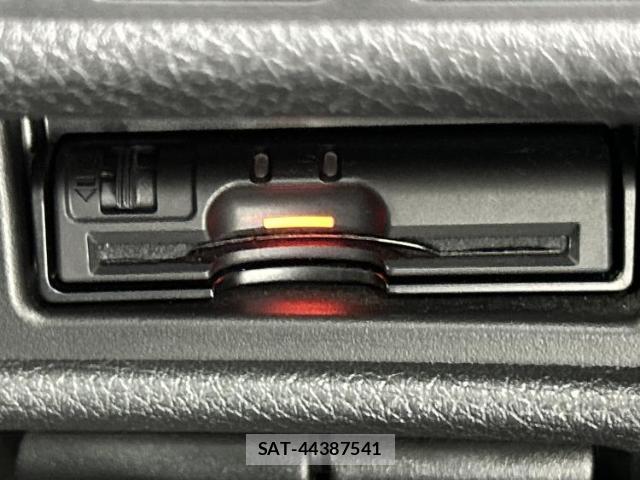 Nissan X-TRAIL 2015-09 7806671-17