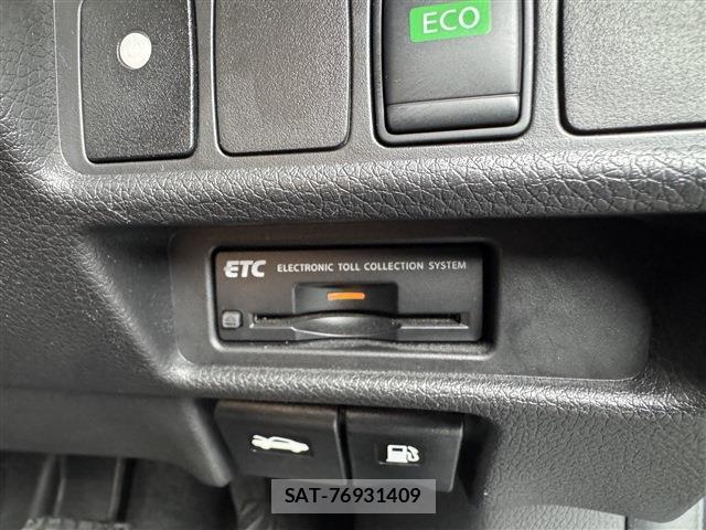 Nissan X-TRAIL 2016-09 7806953-16