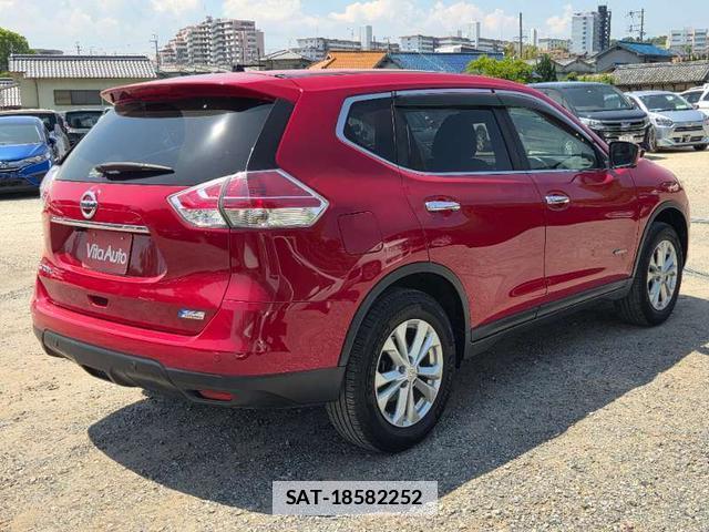 Nissan X-TRAIL 2015-10 7808491-12