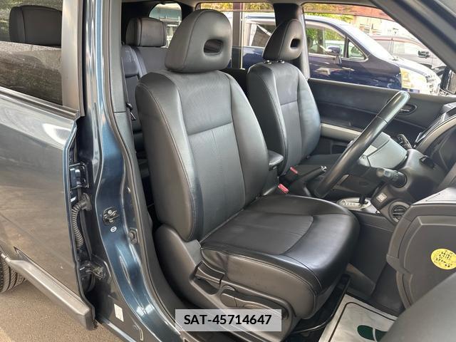 Nissan X-TRAIL 2011-10 7808938-9