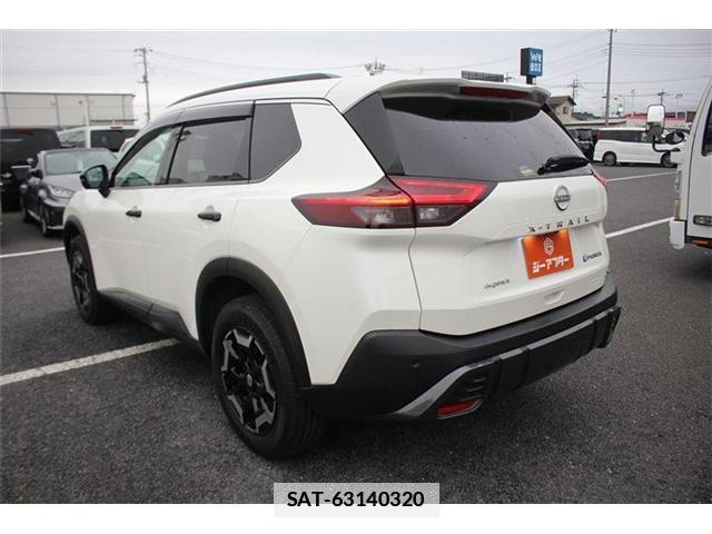 Nissan X-TRAIL 2022-08 7809369-11